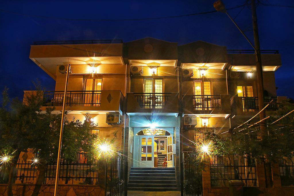 Kristal Hotel Prínos Exterior foto
